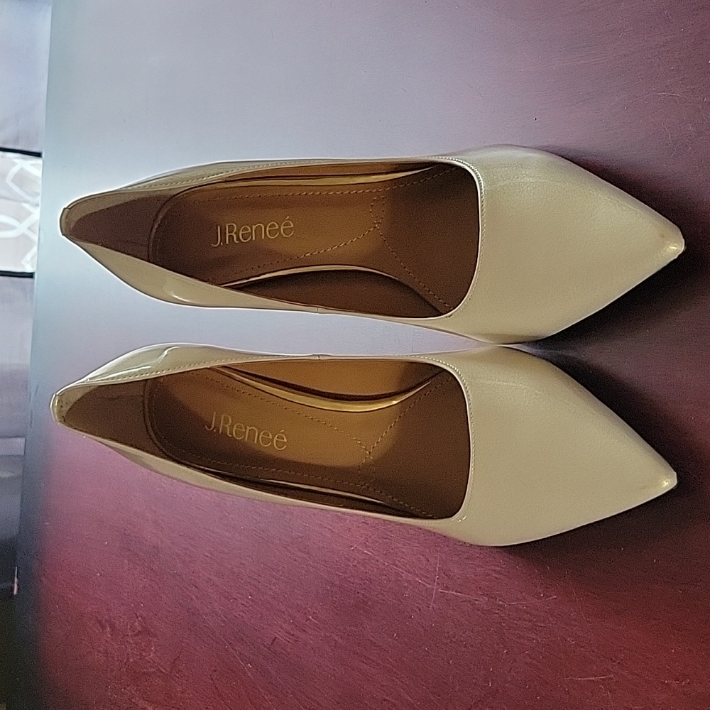 J.Reneé Women's White Maressa High Heel Shoes Size 9.5M Used